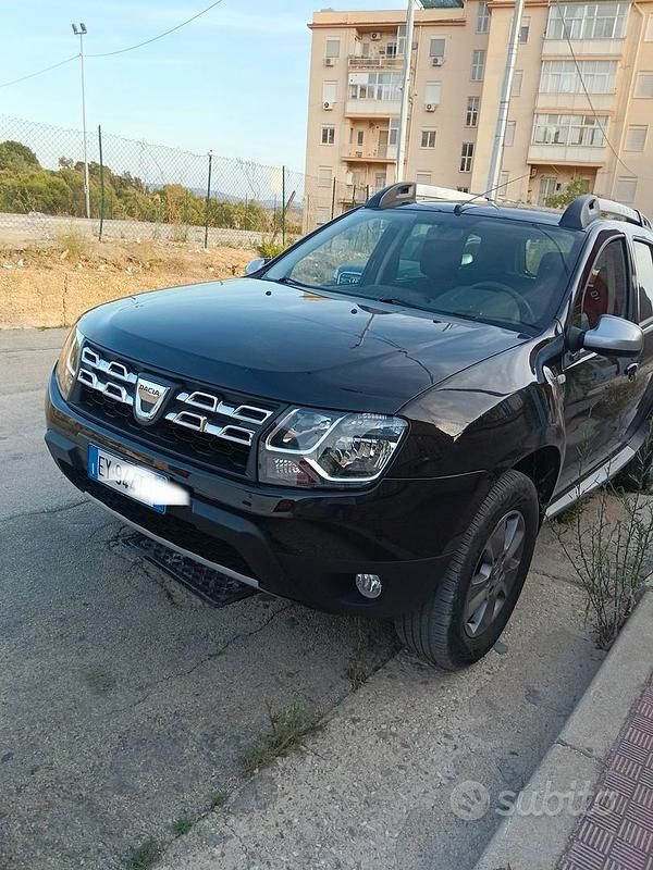Usata Dacia Duster 110 CV (80 kW) 2015 Nero SUV