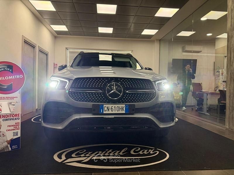 Usado Mercedes GLE300 Premium 272 CV (200 kW) 2023 Plateado SUV