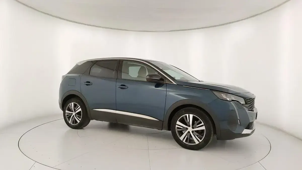 Usata Peugeot 3008 Allure 131 CV (96 kW) 2022 Blu SUV