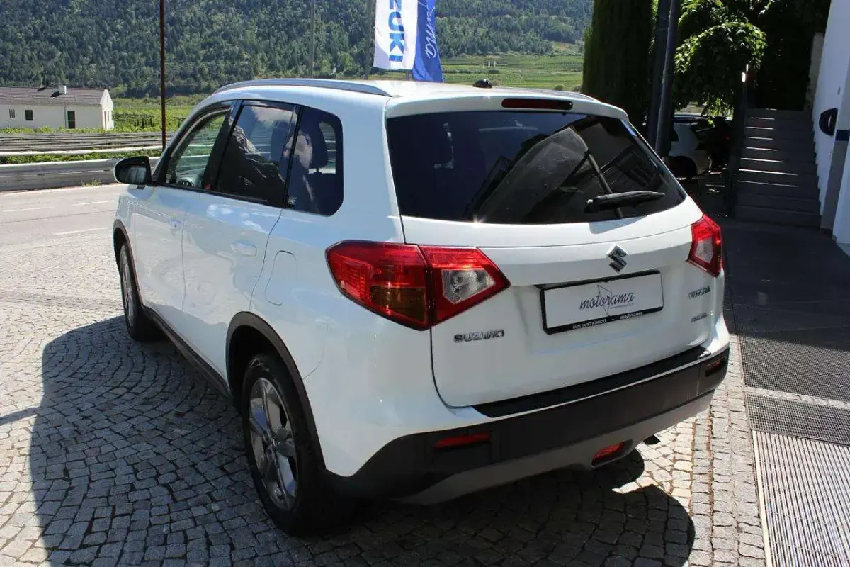 Usata Suzuki Vitara Cool 120 CV (88 kW) 2018 Bianco SUV