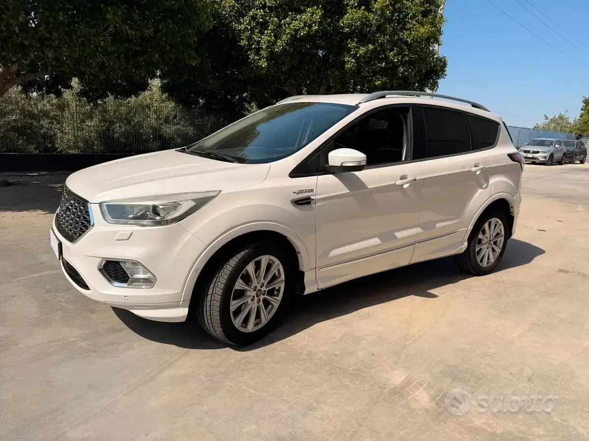 Usata Ford Kuga Vignale 150 CV (110 kW) 2018 Bianco SUV