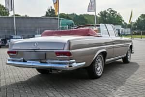 Usata Mercedes 280 SE 160 CV (117 kW) 1967 Oro Cabrio