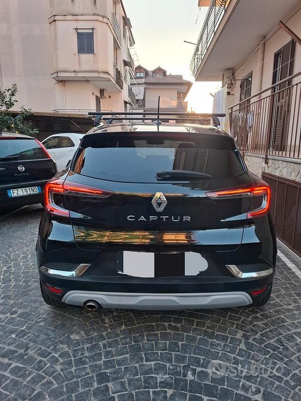 Usata Renault Captur 100 CV (73 kW) 2021 Nero SUV
