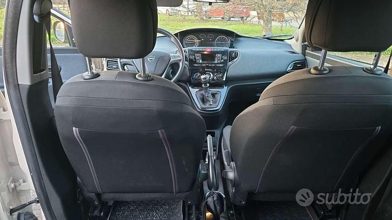 Usata Lancia Ypsilon 69 CV (50 kW) 2018 Beige Utilitaria