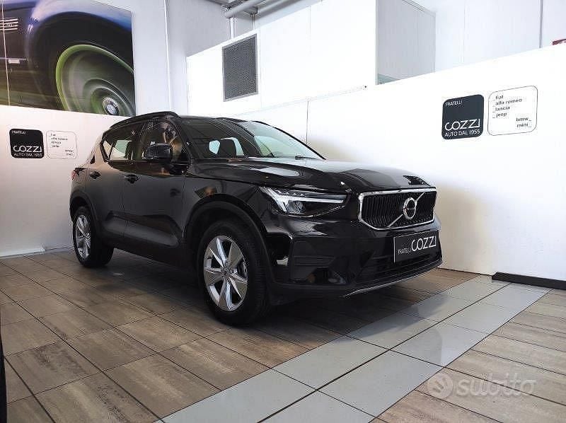 Nero Usata 2022 Volvo XC40 SUV | 25.900 € (Ottimo prezzo) - Immagine 1/4