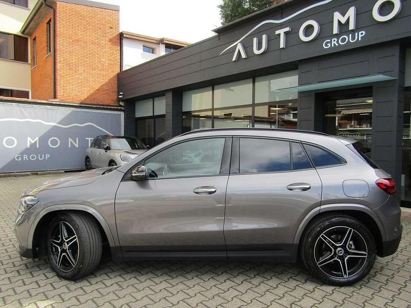 Usata Mercedes GLA200 Premium 150 CV (110 kW) 2024 Grigio montagna SUV