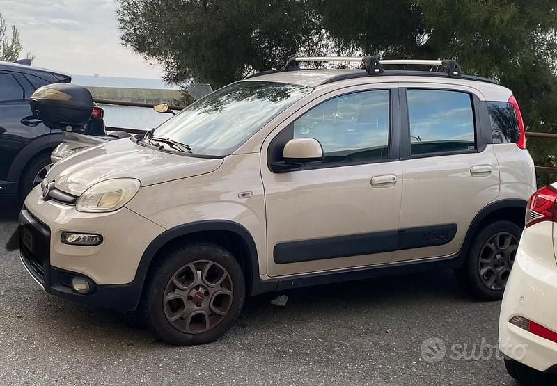 Usata Fiat Panda 4x4 37 CV (27 kW) 2013 Bianco Utilitaria