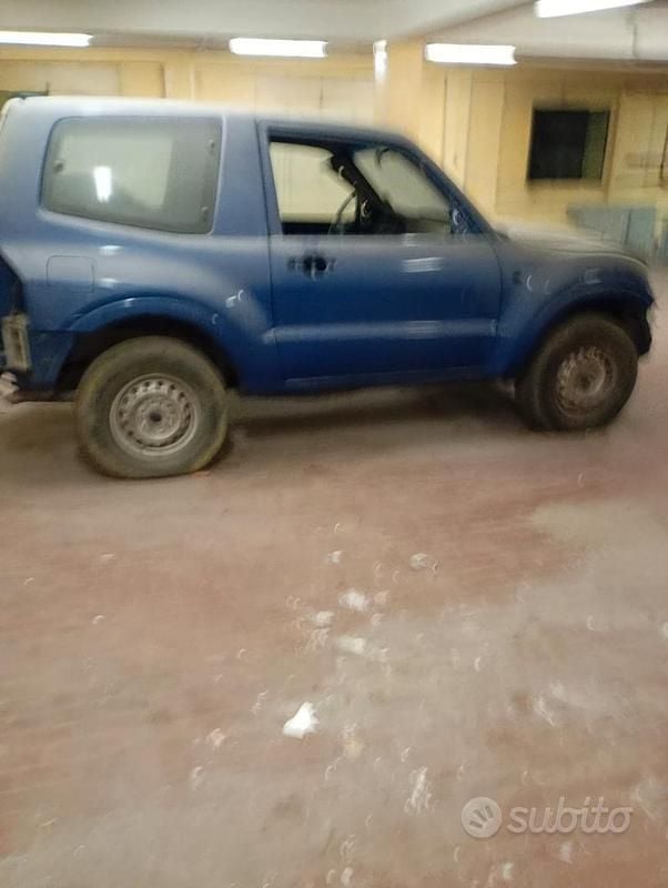 Usata Mitsubishi Pajero 2000 Grigio SUV