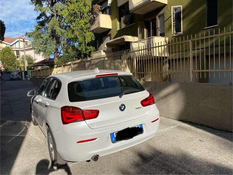 Usata BMW 118 Advantage 150 CV (110 kW) 2017 Bianco Utilitaria