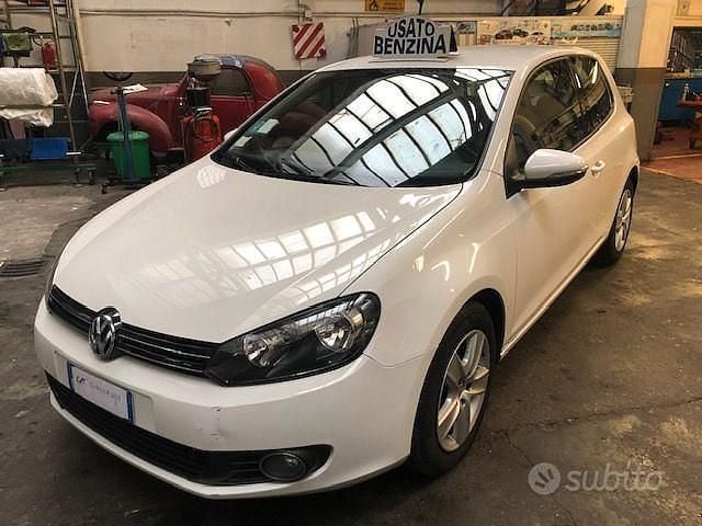 Usata VW Golf VI Comfortline 122 CV (89 kW) 2009 Bianco Utilitaria