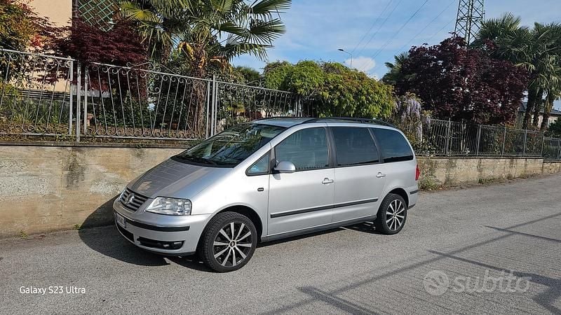 Usata VW Sharan 130 CV (95 kW) 2004 Grigio Monovolume