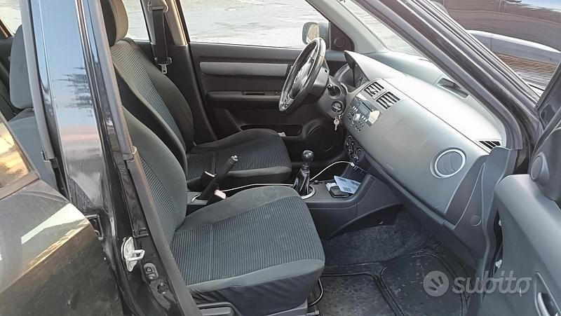 Usata Suzuki Swift 70 CV (51 kW) 2009 Nero Utilitaria