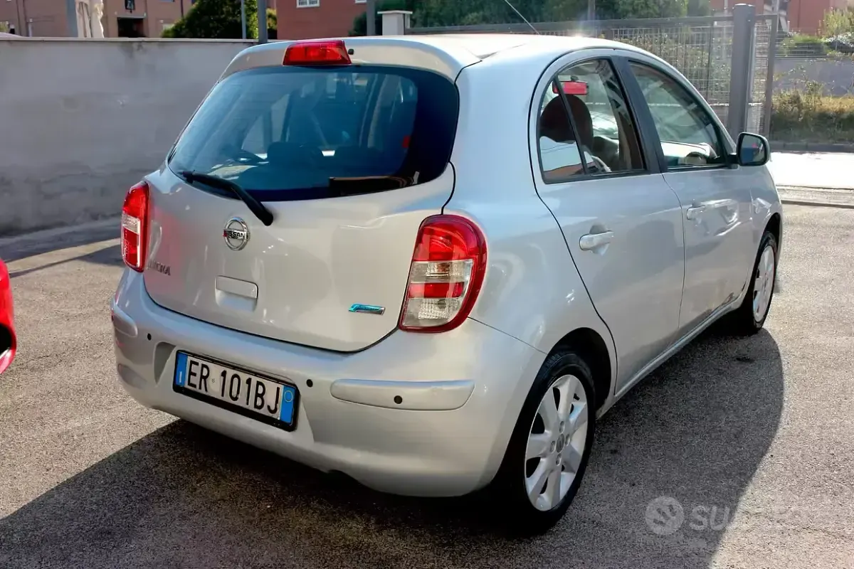 Usata Nissan Micra 80 CV (58 kW) 2013 Grigio Utilitaria