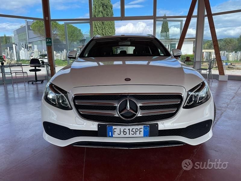 Usata Mercedes E220 Exclusive 194 CV (142 kW) 2017 Bianco Station wagon