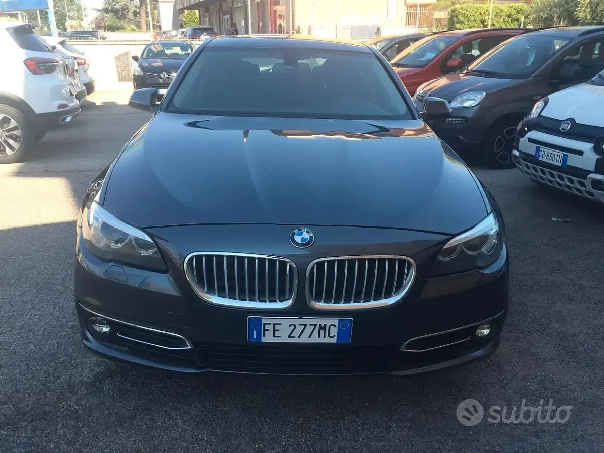 Usata BMW 520 Luxury Line 190 CV (139 kW) 2016 Grigio Station wagon