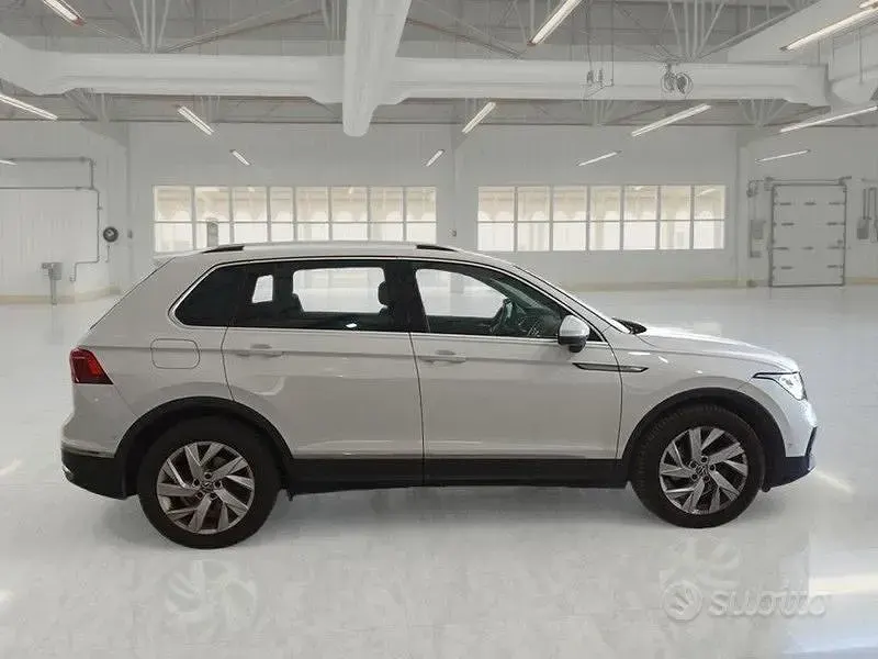 Usata VW Tiguan Elegance 149 CV (109 kW) 2021 Bianco SUV