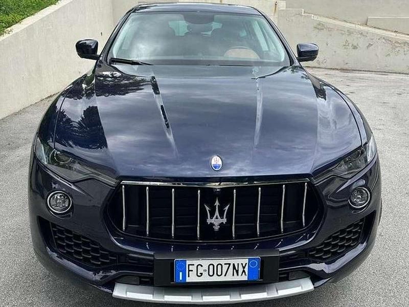 Blu/azzurro Usata 2016 Maserati Levante GranLusso SUV | 33.999 € - Immagine 1/4