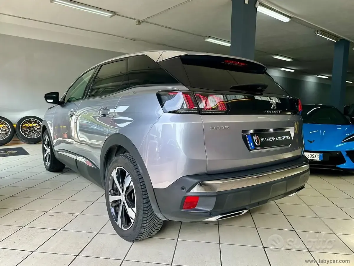 Usata Peugeot 3008 Allure 131 CV (96 kW) 2023 Argento SUV