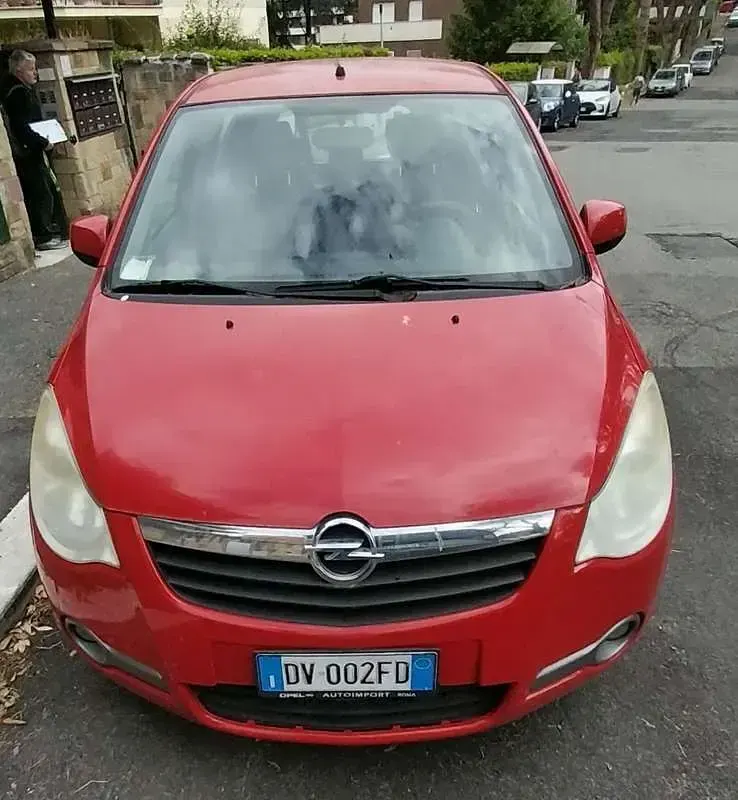 Usata Opel Agila Enjoy 65 CV (47 kW) 2010 Utilitaria