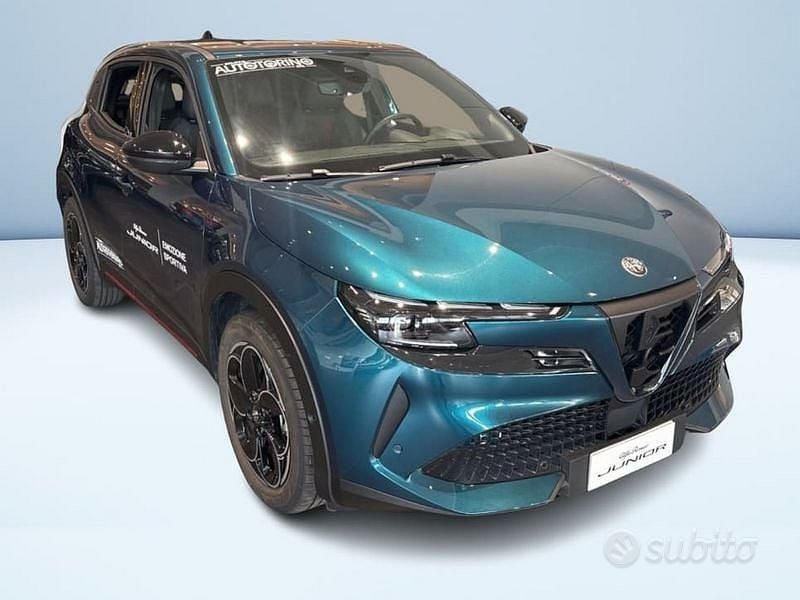 Blu Usata 2024 Alfa Romeo Junior Edizione Speciale SUV | 31.550 € (Buon prezzo) - Immagine 1/4