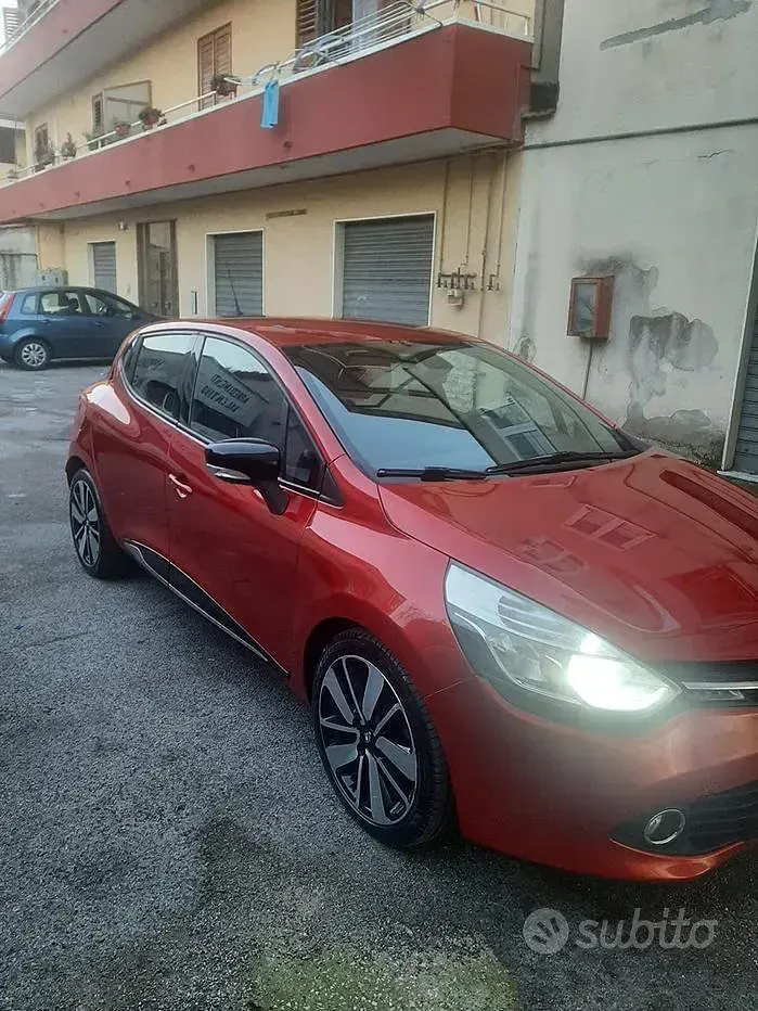 Usata Renault Clio 90 CV (66 kW) 2014 Rosso Utilitaria