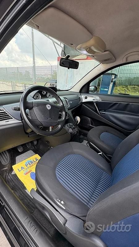 Usata Lancia Ypsilon 75 CV (55 kW) 2007 Nero Utilitaria