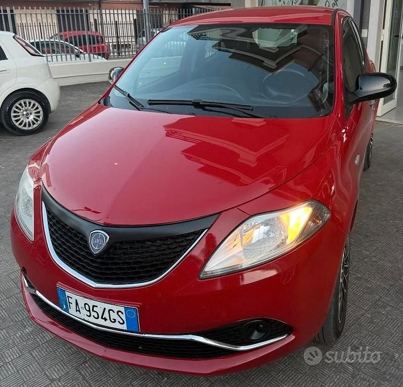 Usata Lancia Ypsilon 80 CV (58 kW) 2015 Utilitaria