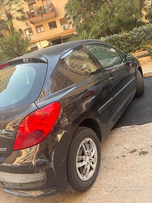 Usata Peugeot 207 75 CV (55 kW) 2008 Nero Berlina