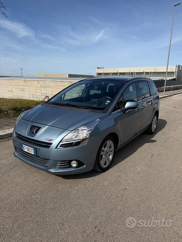 Usata Peugeot 5008 150 CV (110 kW) 2011 Blu Monovolume