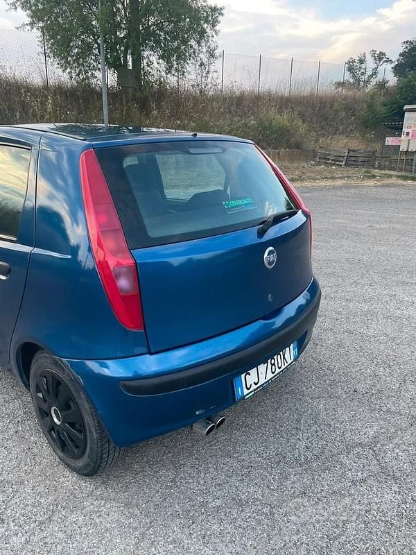 Usata Fiat Punto 80 CV (58 kW) 2003 Blu Utilitaria