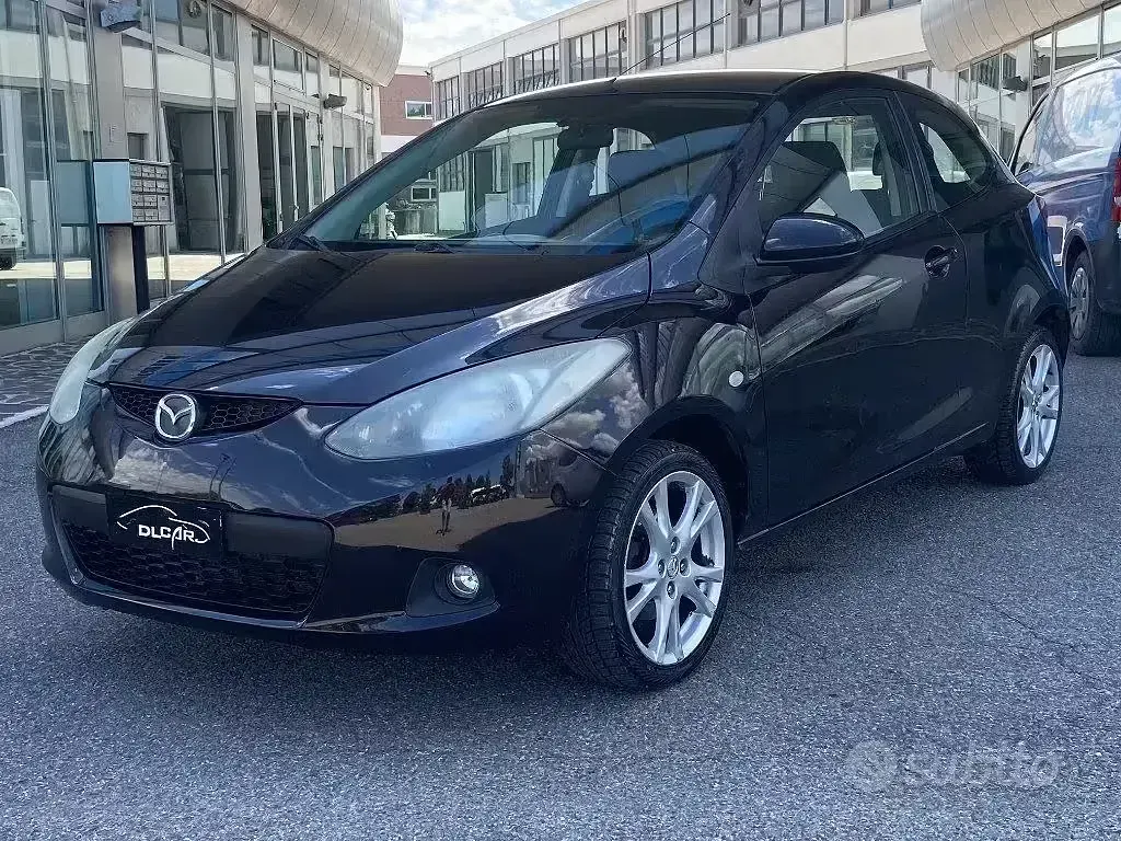 Usata Mazda 2 68 CV (50 kW) 2008 Nero Utilitaria