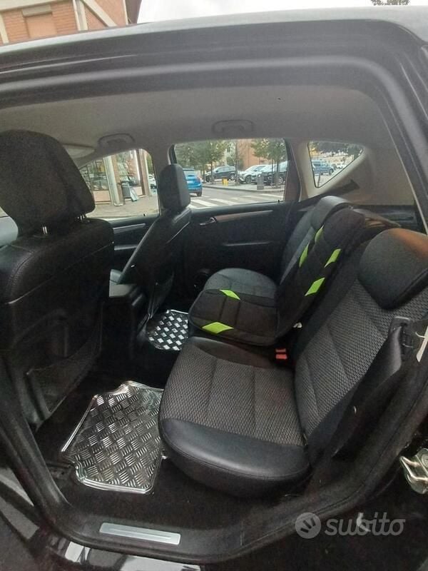 Usata Mercedes A200 95 CV (69 kW) 2008 Nero Utilitaria