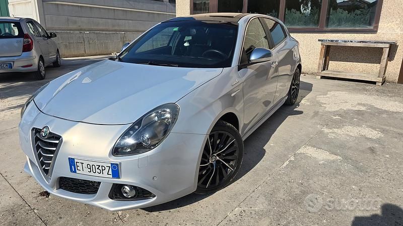 Grigio Usata 2014 Alfa Romeo Giulietta Exclusive Due volumi | 10.000 € (Molto cara) - Immagine 1/4