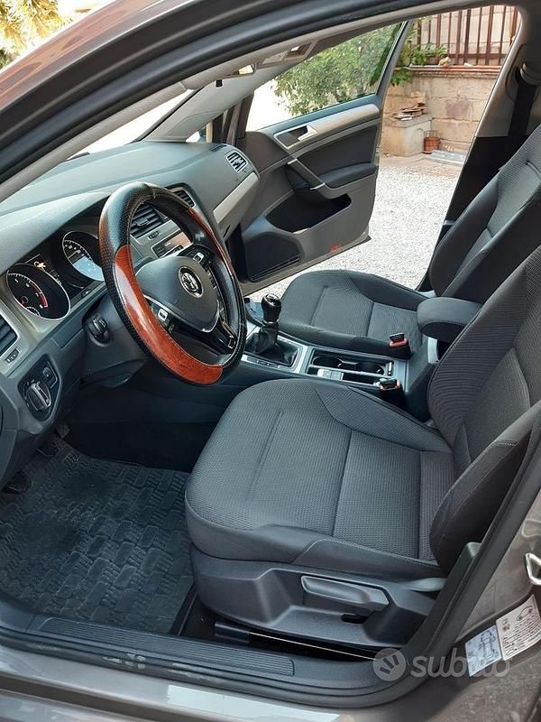 Usata VW Golf VII 110 CV (80 kW) 2016 Grigio Station wagon
