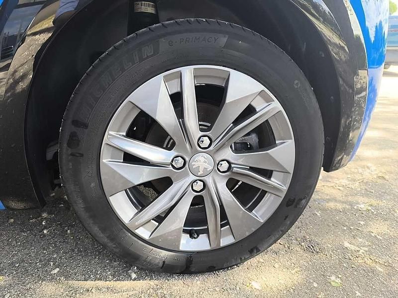 Usata Peugeot e-208 Allure 100 kW (136 CV) 2023 Blu Utilitaria