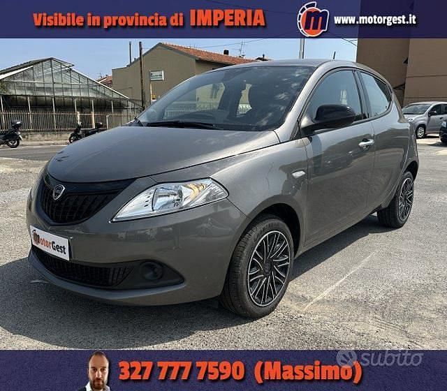 Usata Lancia Ypsilon S 69 CV (50 kW) 2024 Grigio(met.) Utilitaria