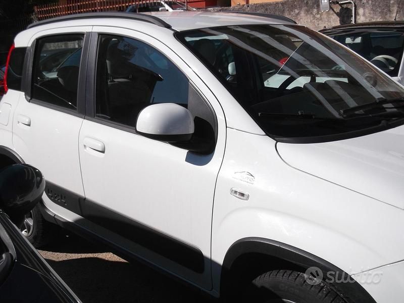 Usata Fiat Panda 4x4 S 85 CV (62 kW) 2015 Bianco Utilitaria