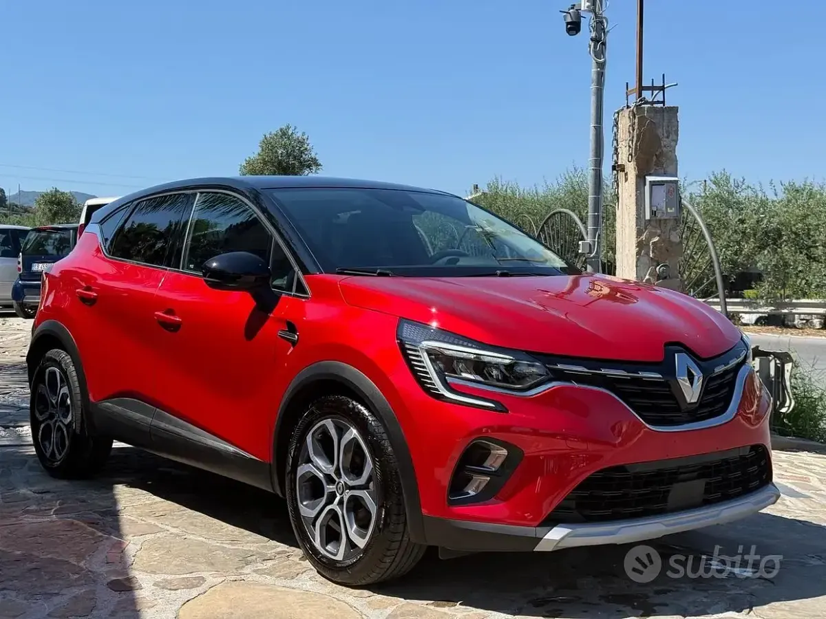 Usata Renault Captur Techno 91 CV (66 kW) 2024 Rosso SUV