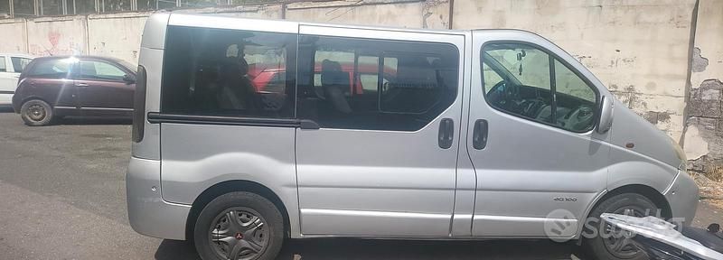 Usata Nissan Primastar 115 CV (84 kW) 2007 Grigio Monovolume