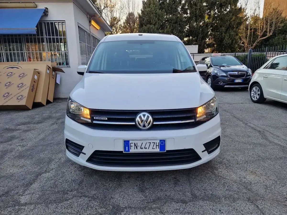 Usata VW Caddy Maxi Highline 110 CV (80 kW) 2018 Bianco Monovolume