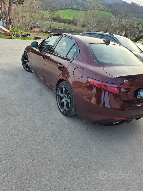 Usata Alfa Romeo Giulia Veloce 210 CV (154 kW) 2017 Rosso Berlina