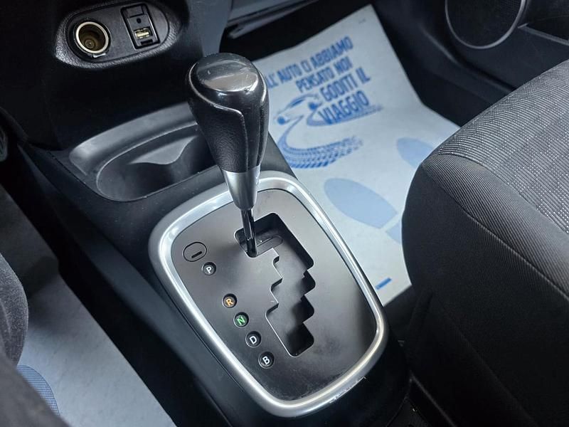 Usata Toyota Yaris Hybrid Active 73 CV (53 kW) 2017 Bianco Berlina