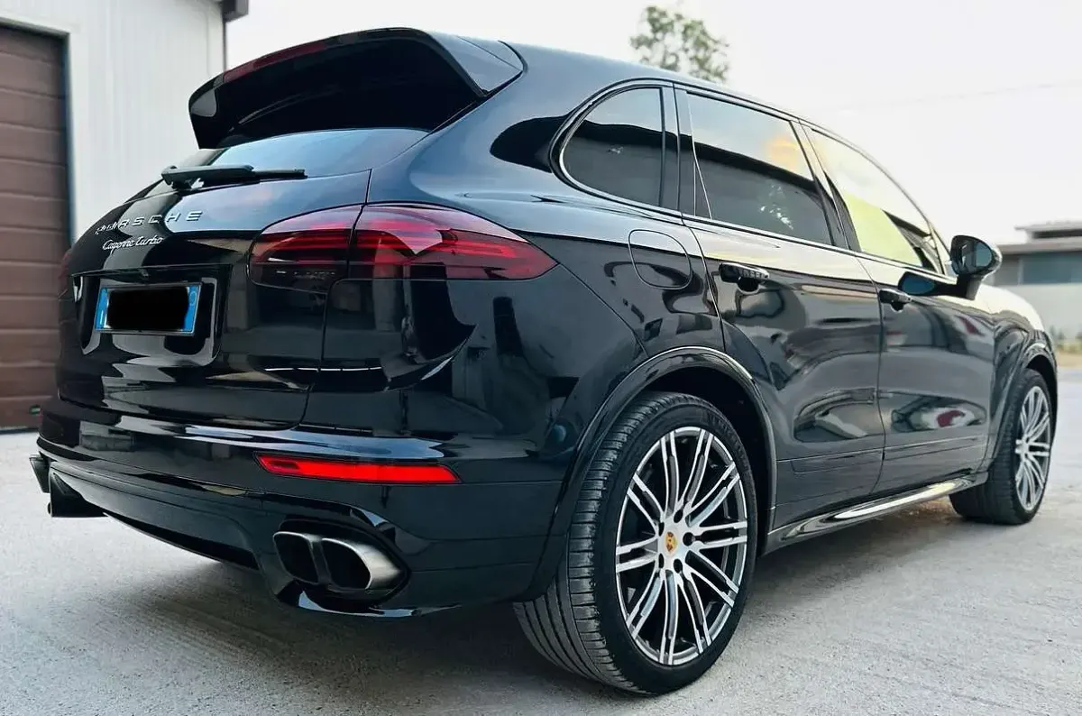 Usata Porsche Cayenne Turbo 519 CV (381 kW) 2015 Nero SUV