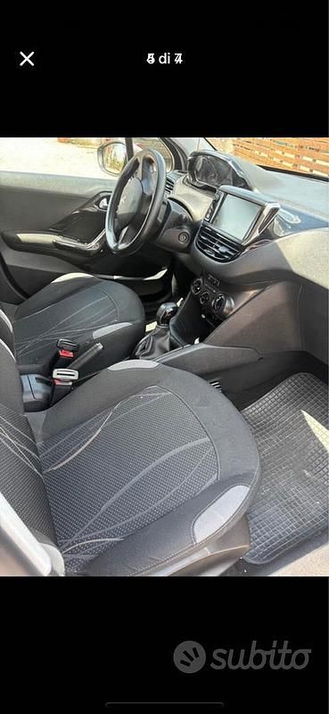 Usata Peugeot 208 68 CV (50 kW) 2014 Utilitaria