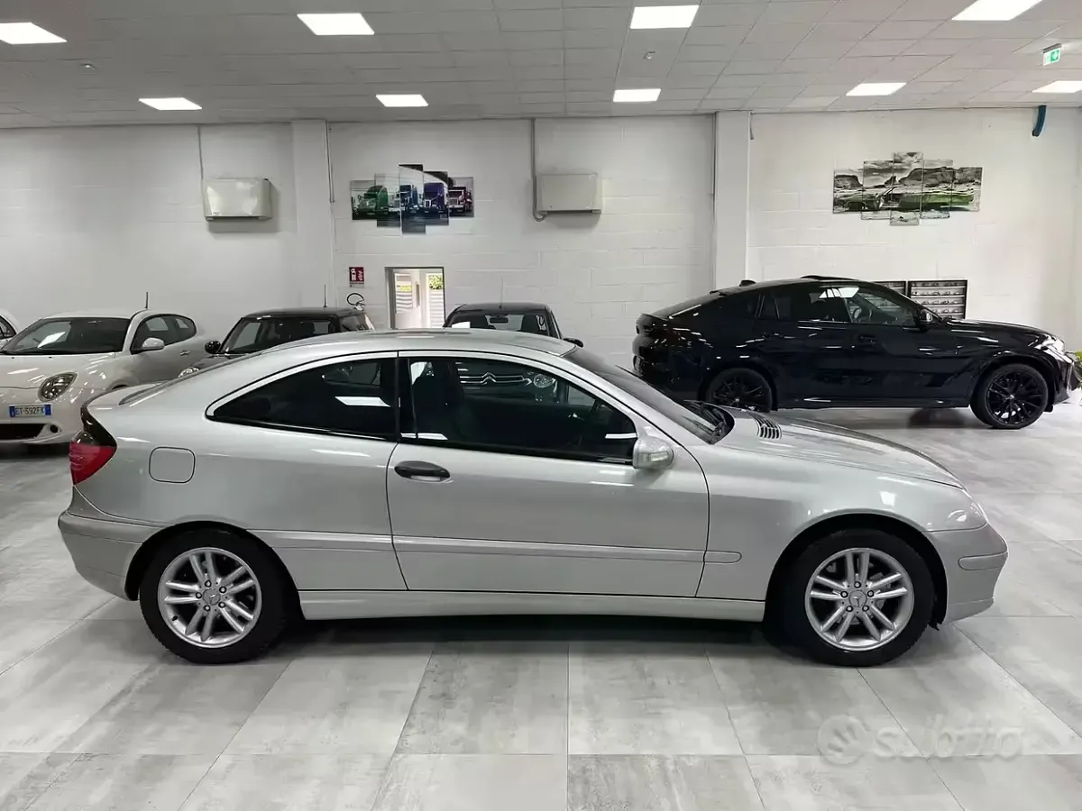 Usata Mercedes C230 197 CV (144 kW) 2001 Grigio Coupé