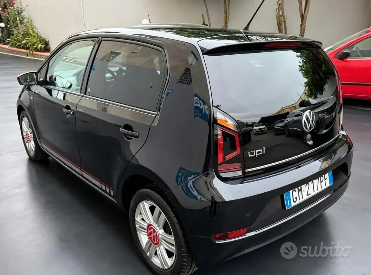 Usata VW up! Beats 65 CV (47 kW) 2023 Nero Utilitaria