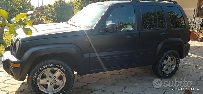 Usata Jeep Cherokee 143 CV (105 kW) 2005 Nero SUV