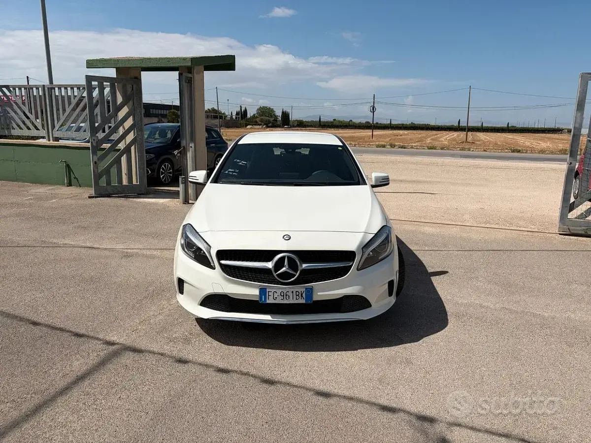 Usata Mercedes A200 136 CV (100 kW) 2017 Bianco Utilitaria