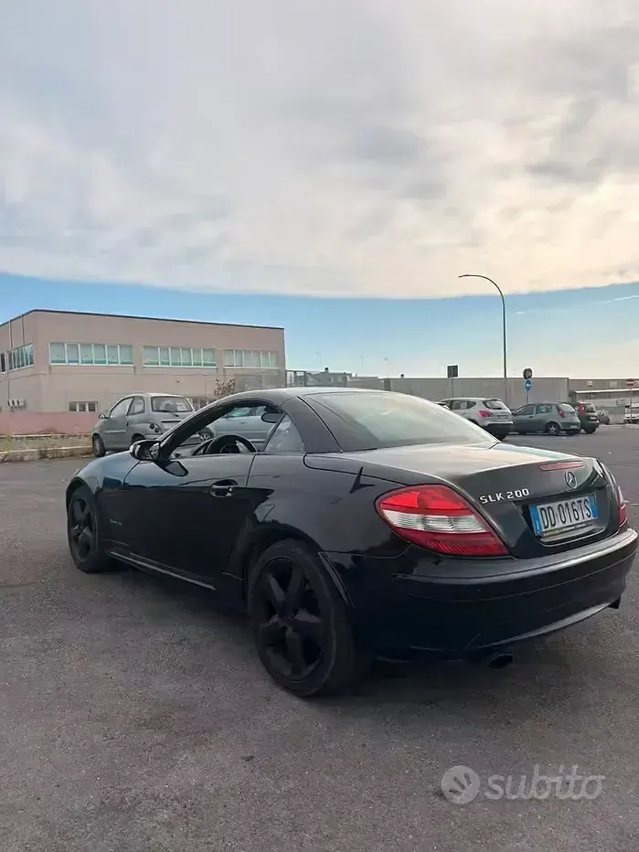 Usata Mercedes SLK200 163 CV (119 kW) 2006 Nero Cabrio