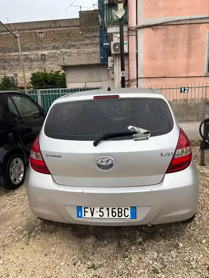 Usata Hyundai i20 78 CV (57 kW) 2011 Grigio Utilitaria